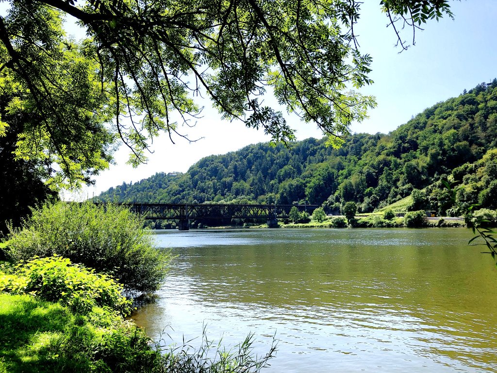 Historische Doppelstockbrücke in Bullay an der Mosel