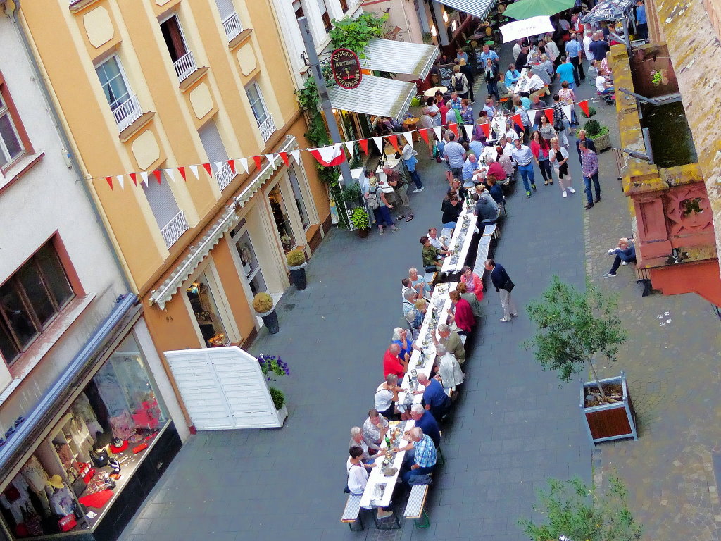 Lange Tafel in Zell an der Mosel