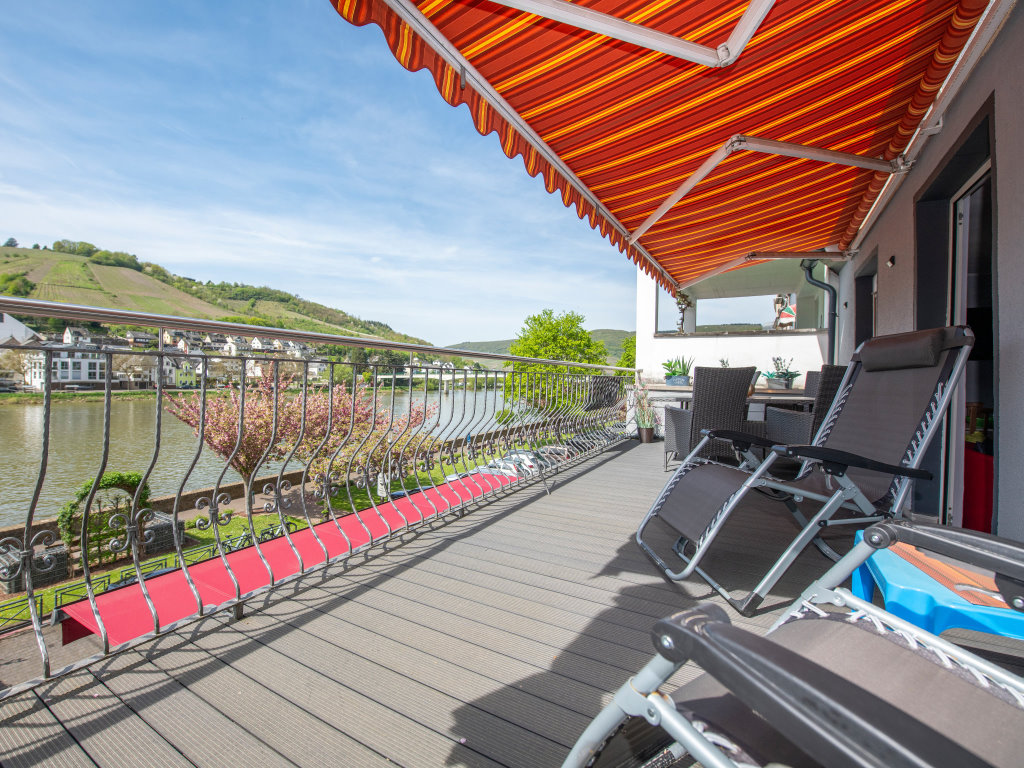 Terrasse mit Moselblick moselaufwärts - Ferienwohnung Tilda