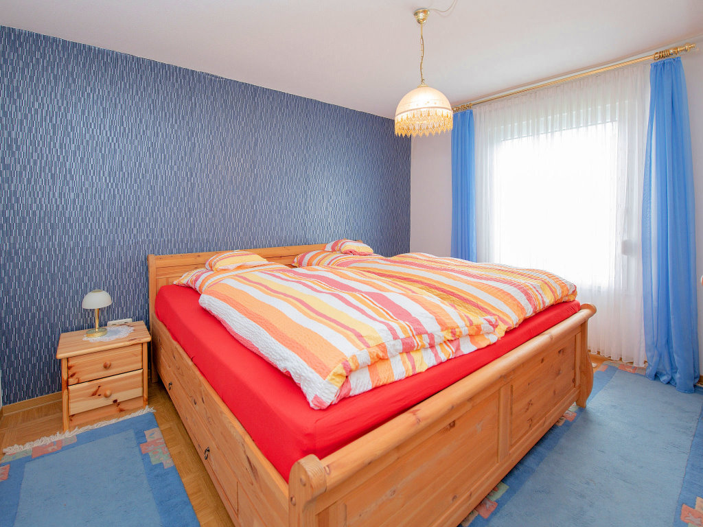 Schlafzimmer 1 mit Doppelbett