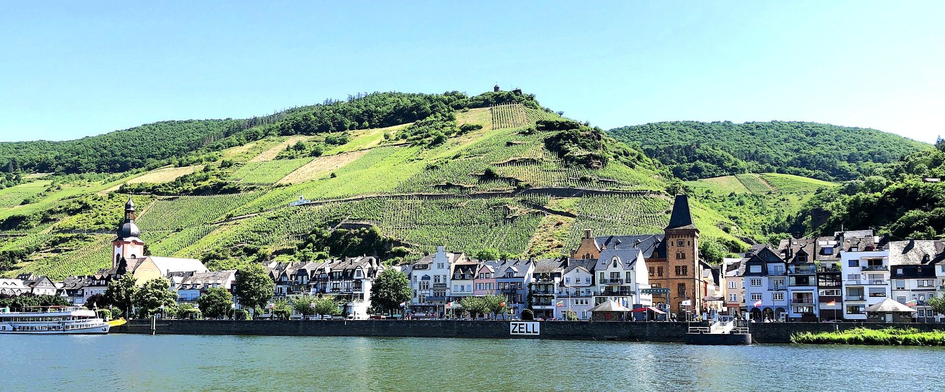 Blick auf Zell an der Mosel - Mosel Urlaub im Haus Moselwelt